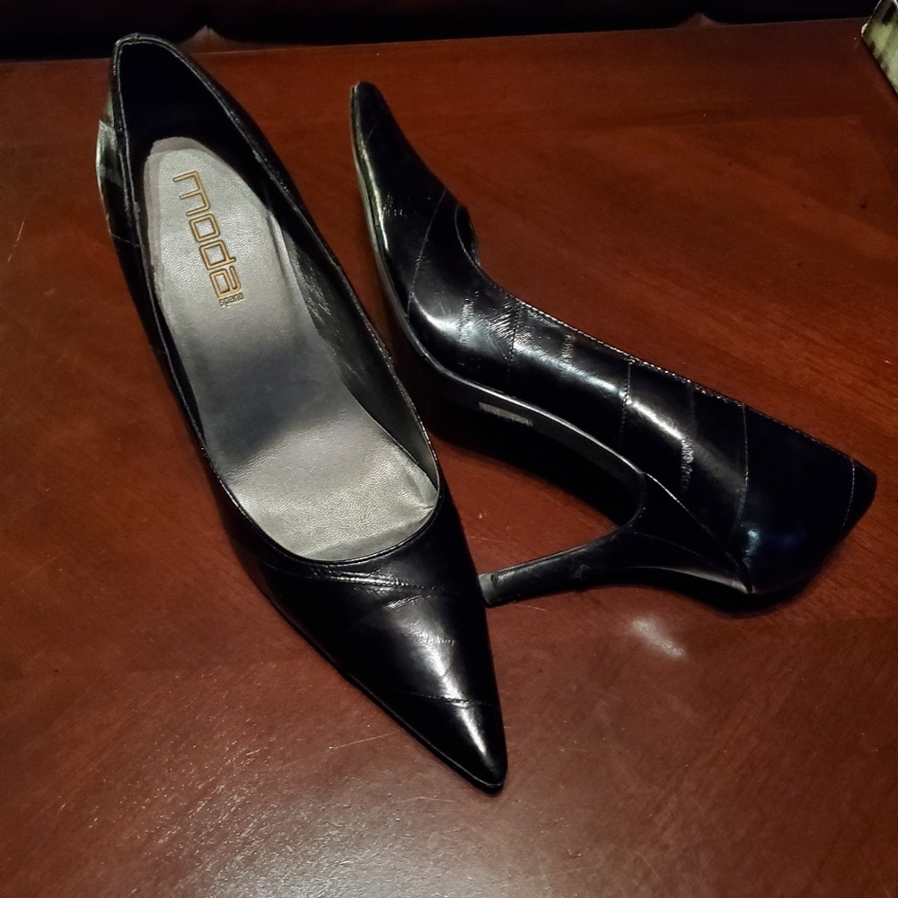 Shoes - Picture 3 of 3